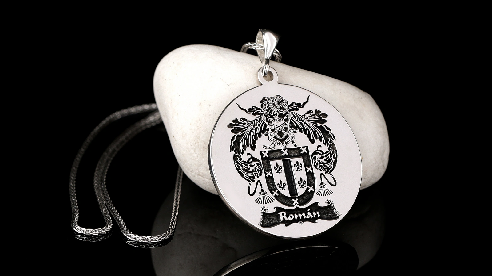 Round Coat of Arms Pendant – Personalized Crest Necklace