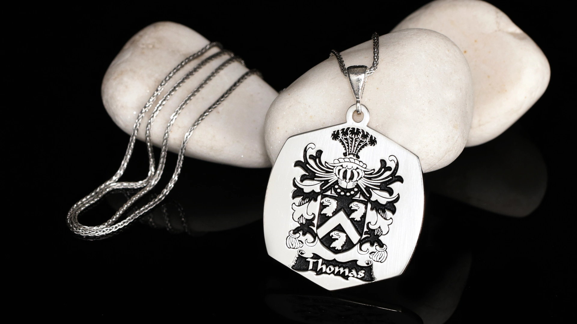Personalized Family Crest Necklace – Gold & Silver Pendant